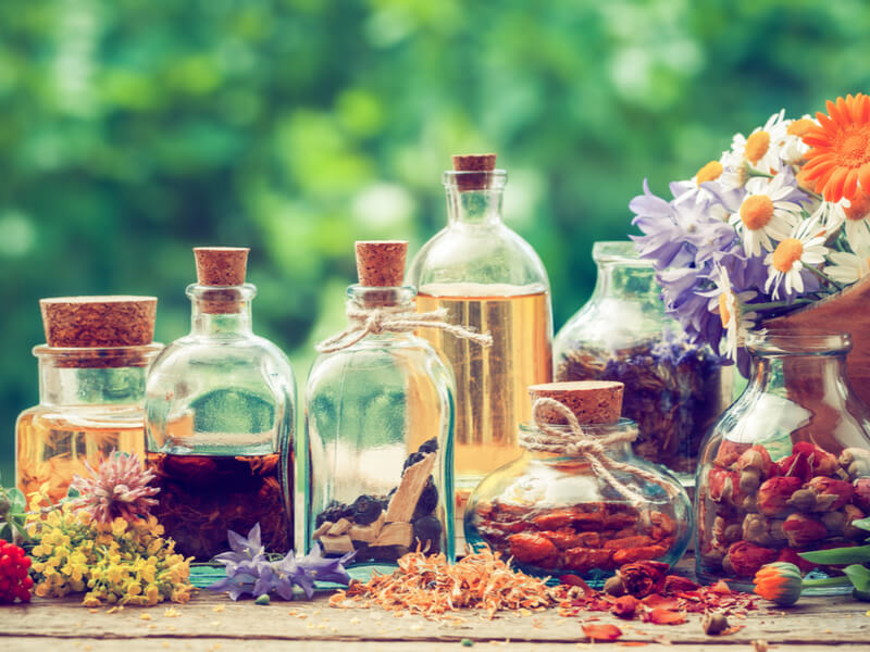 A Guide To Essential Oils For Natural Health